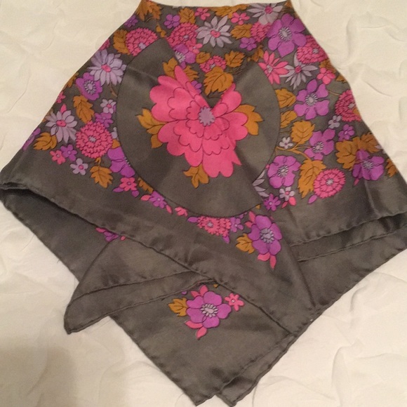 All Silk Hand Rolled Vintage Floral Scarf RN 3988 Made in Japan - Picture 4 of 6